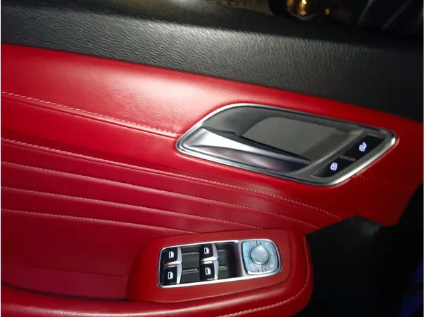 Car image 37