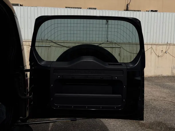 Car image 23