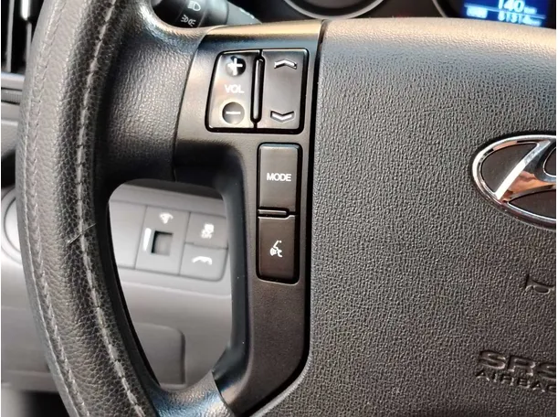 Car image 26