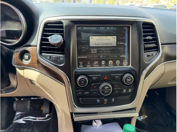 Car image 17