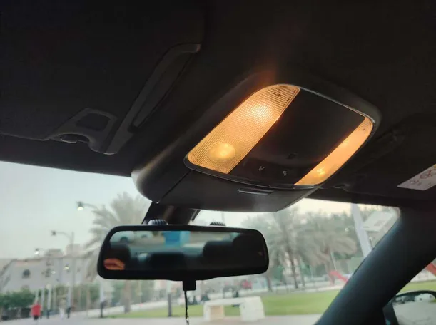 Car image 28