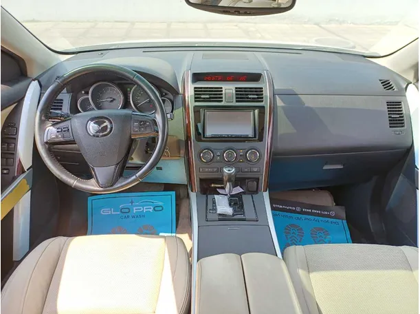 Car image 16