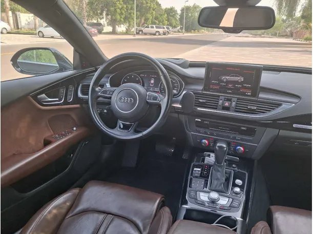 Car image 17