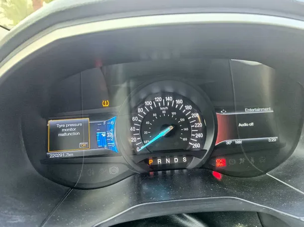 Car image 26