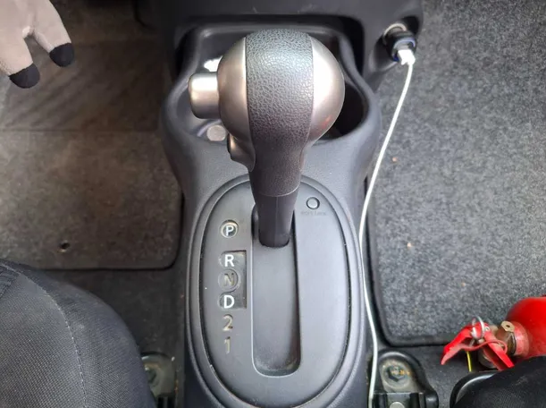 Car image 14