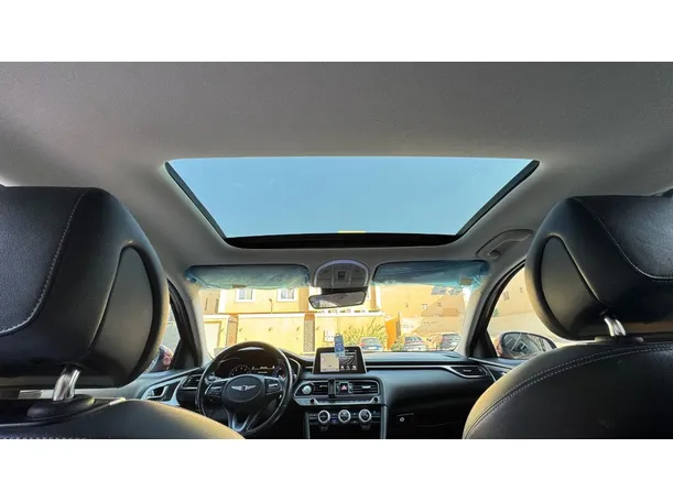 Car image 14