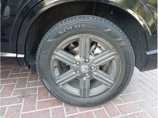 Car image 10