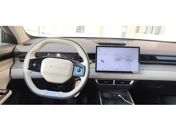 Car image 17