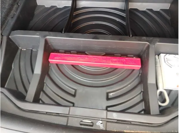 Car image 40