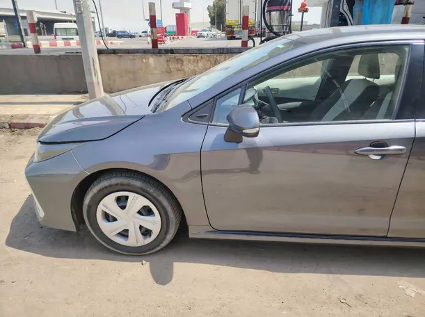 Car image 9