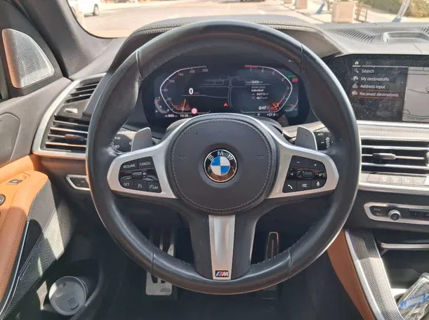 Car image 18