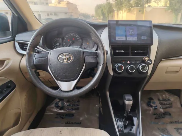 Car image 19
