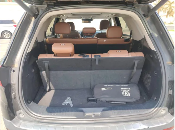 Car image 25