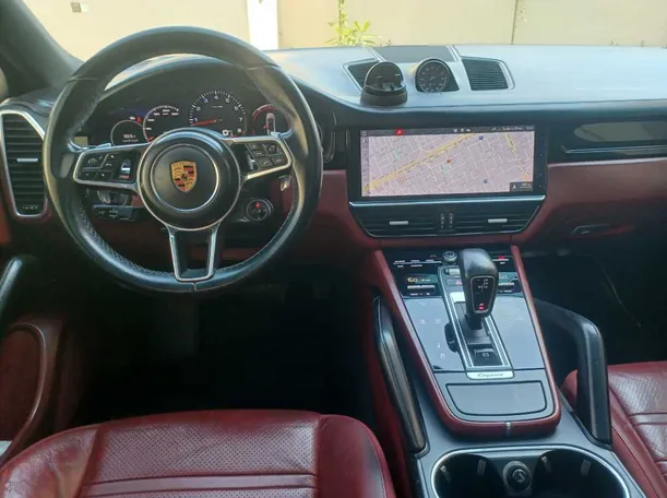 Car image 16