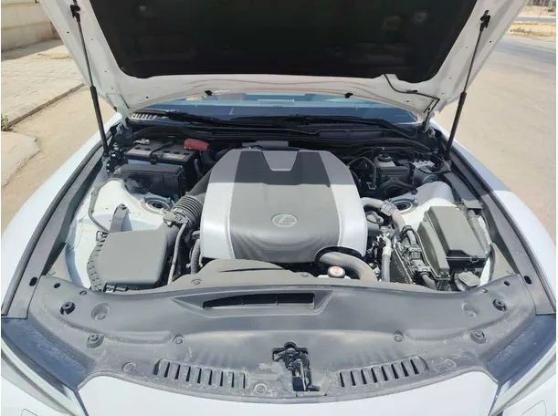 Car image 32