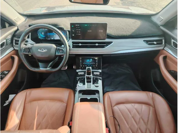 Car image 17