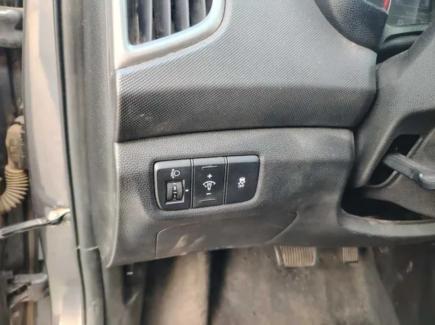 Car image 35