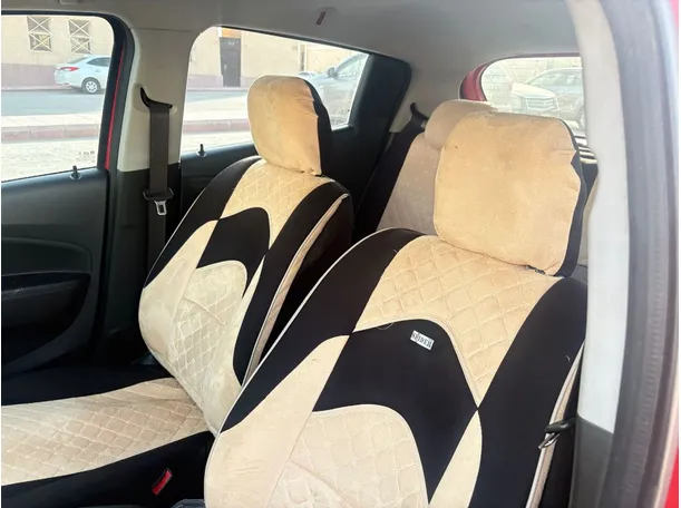 Car image 13