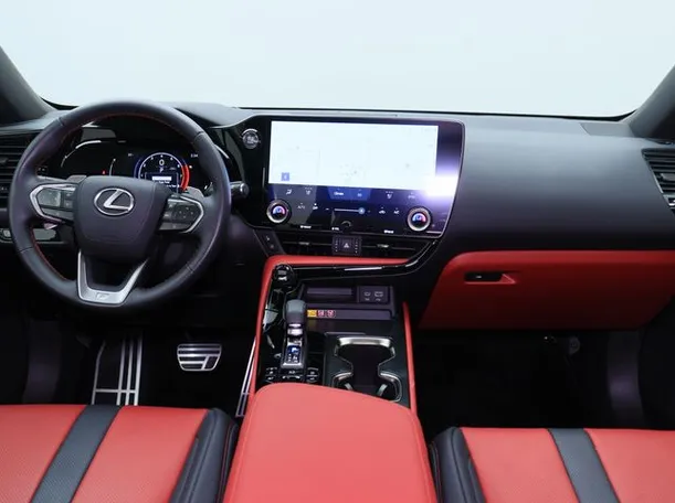 Car image 14