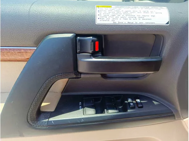 Car image 32
