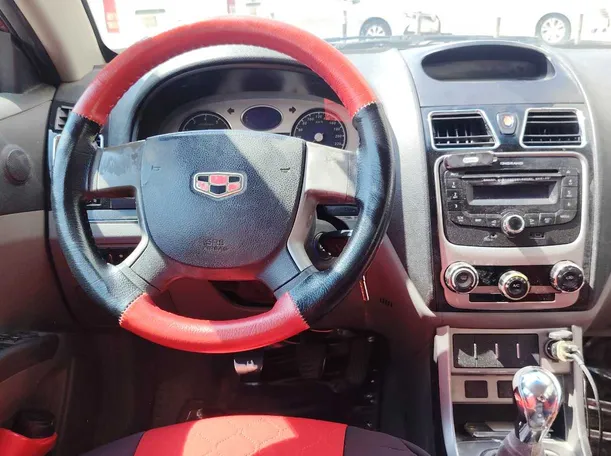 Car image 18
