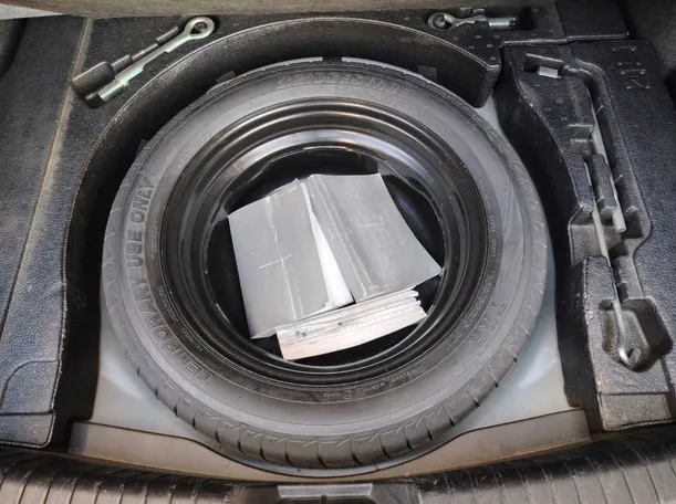 Car image 32