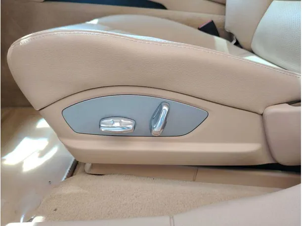 Car image 43