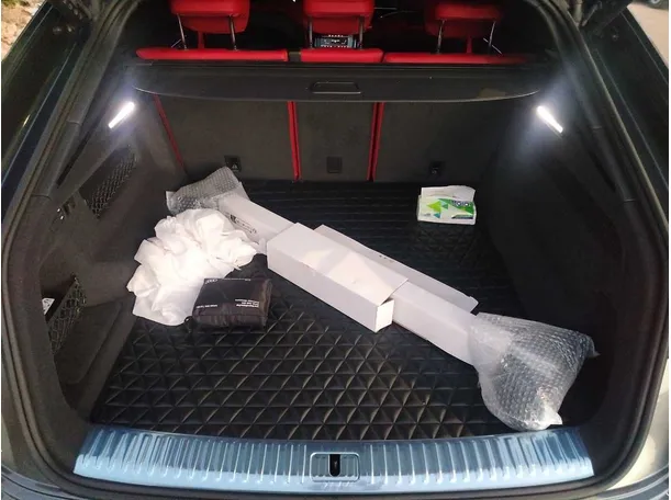 Car image 31