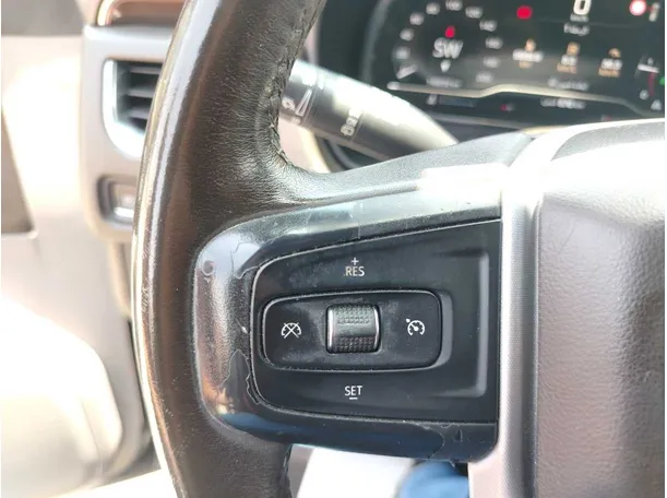 Car image 32
