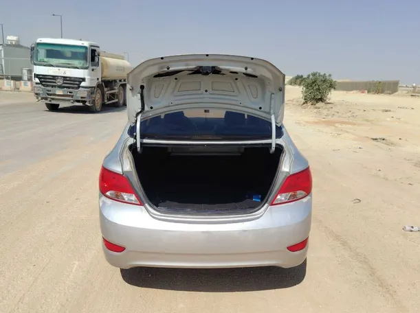 Car image 20