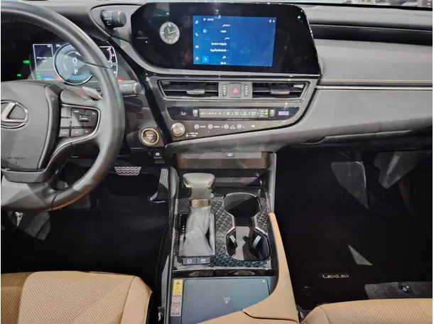 Car image 23