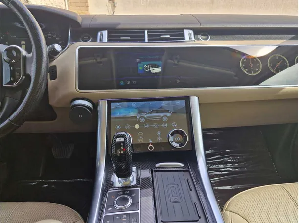 Car image 17