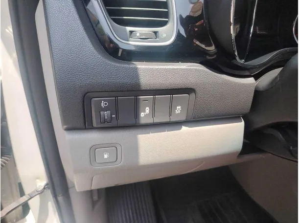 Car image 33