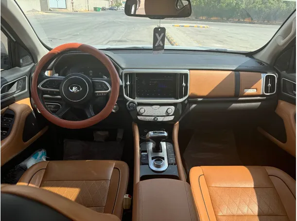 Car image 17