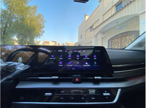 Car image 14