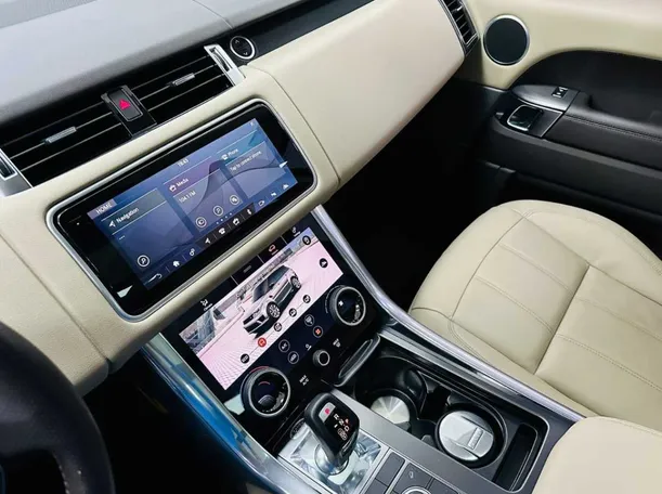 Car image 10