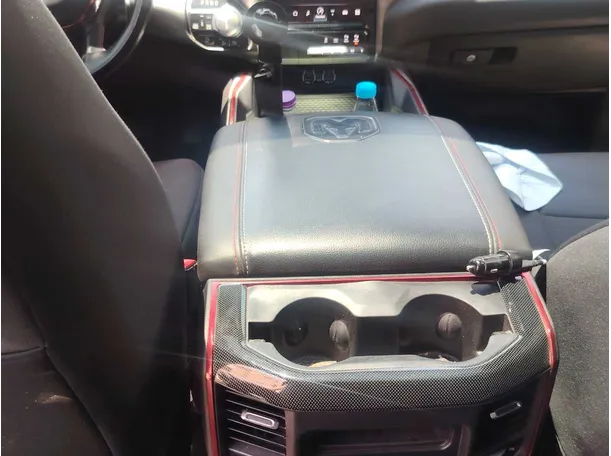 Car image 32