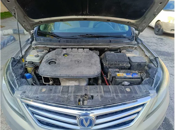 Car image 32
