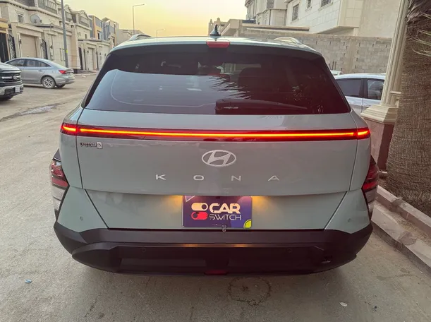 Car image 4