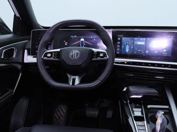 Car image 15