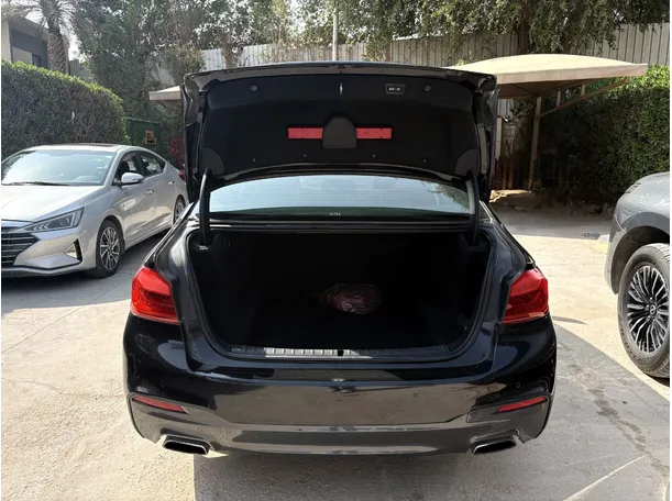 Car image 24