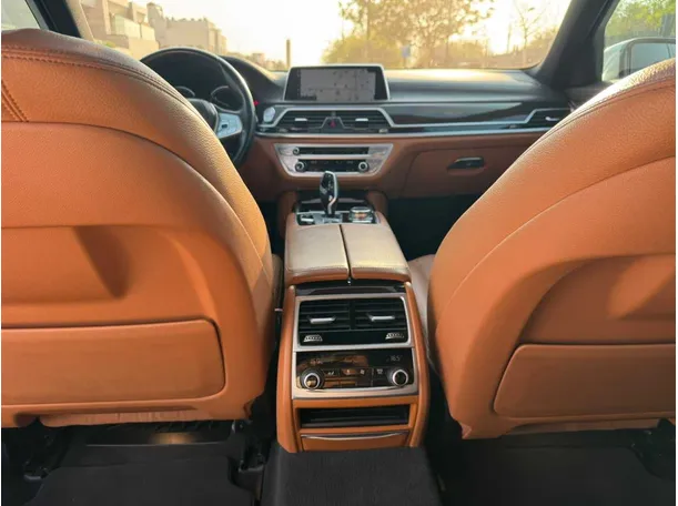 Car image 29