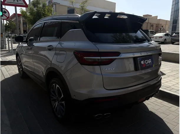 Car image 7