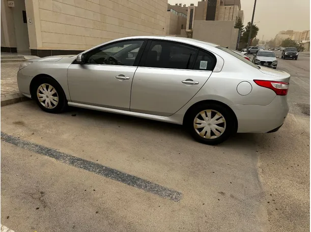 Car image 8