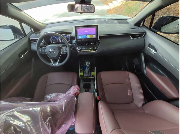 Car image 14