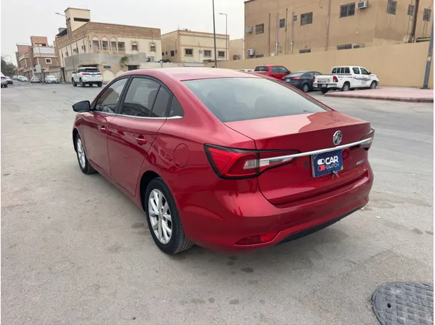 Car image 7