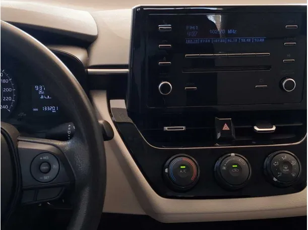 Car image 14