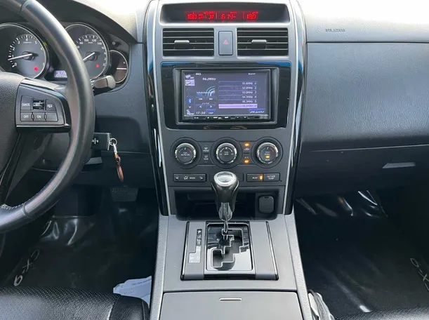 Car image 17