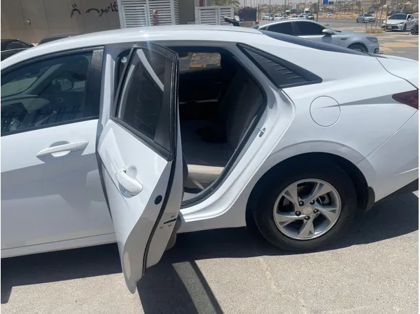 Car image 15