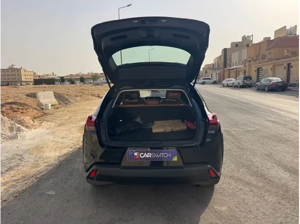 Car image 19